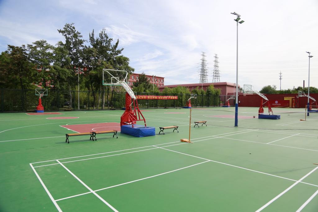 下一篇：校门