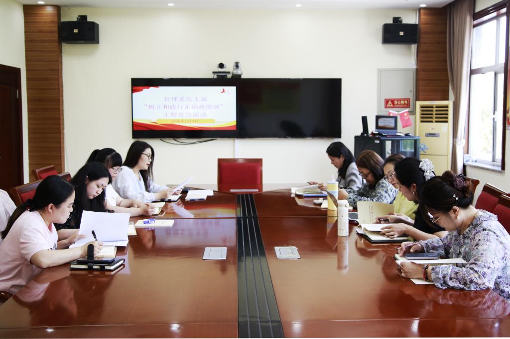 我校路桥系党支部陈莹嬴同志荣获“优秀