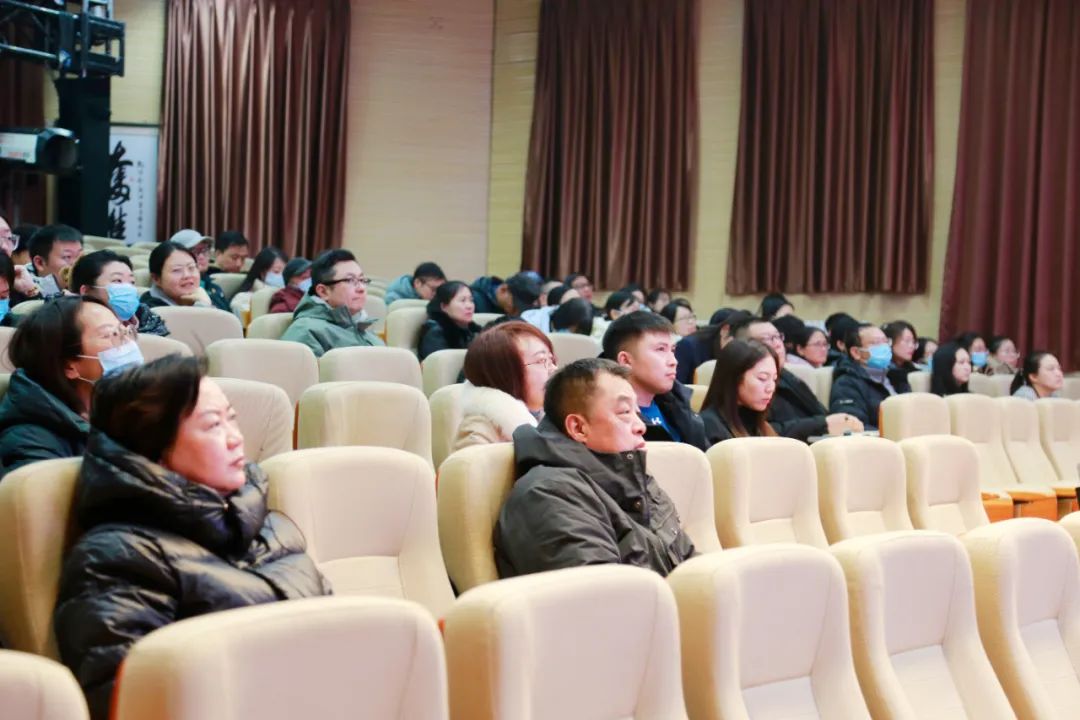 全体党员参会