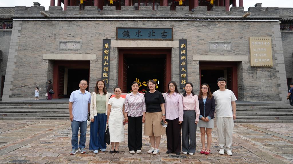 副校长罗春红带队