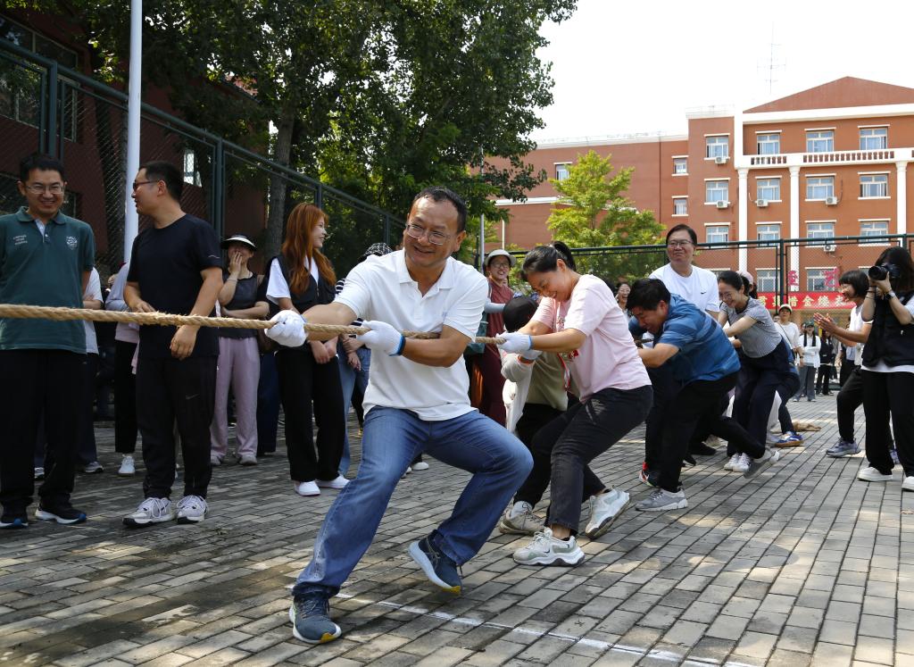 七支参赛队伍由全院11个工会小组联合